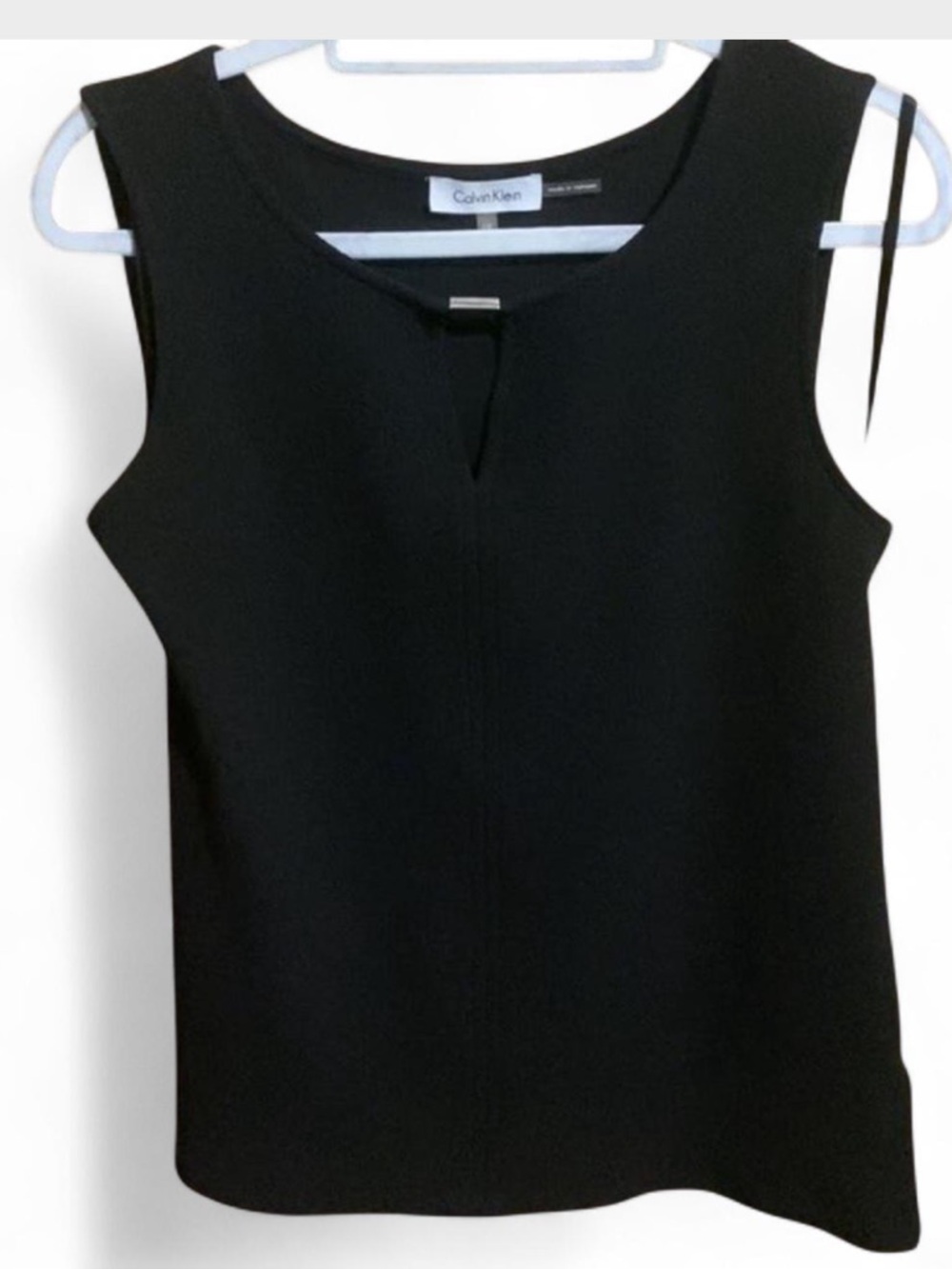 Calvin Klein keyhole Sleeveless Top / OX